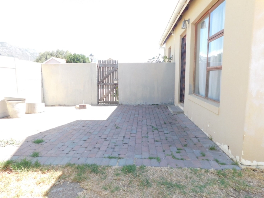 To Let 3 Bedroom Property for Rent in Gordons Bay Central Western Cape